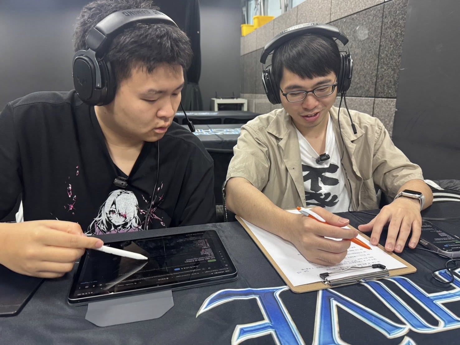 Today’s livestream also features our special guests, caster Royan and commentator Enki!